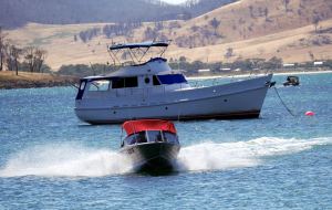 Boating at Primrose Sands